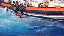 Guardia Costiera salva 57 migranti a Lampedusa