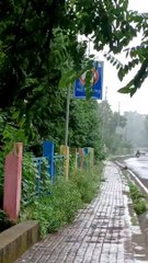 बादल छाए रहे, कुछ हिस्सों में हल्की बौछारें पड़ी