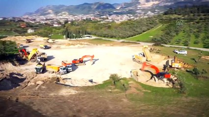 Hatay'daki Defne Devlet Hastanesi depremzedelerden tam not alıyor