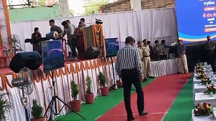 Tải video: PM laid the foundation stone of Amrit Bharat Railway Station, the rail