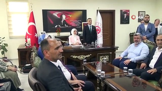 Yeğenini bakan olarak ilk defa karşısında görünce gözyaşlarına hakim olamadı