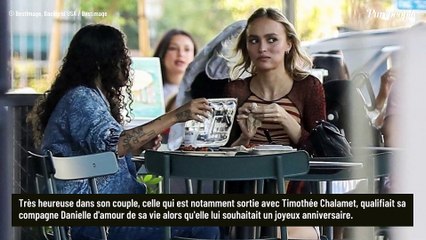 PHOTOS Lily Rose Depp amoureuse : micro-short et mini-robe, été love à Los Angeles avec sa compagne rappeuse