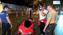 L'inspection des conducteurs de motos a été effectuée à Istanbul