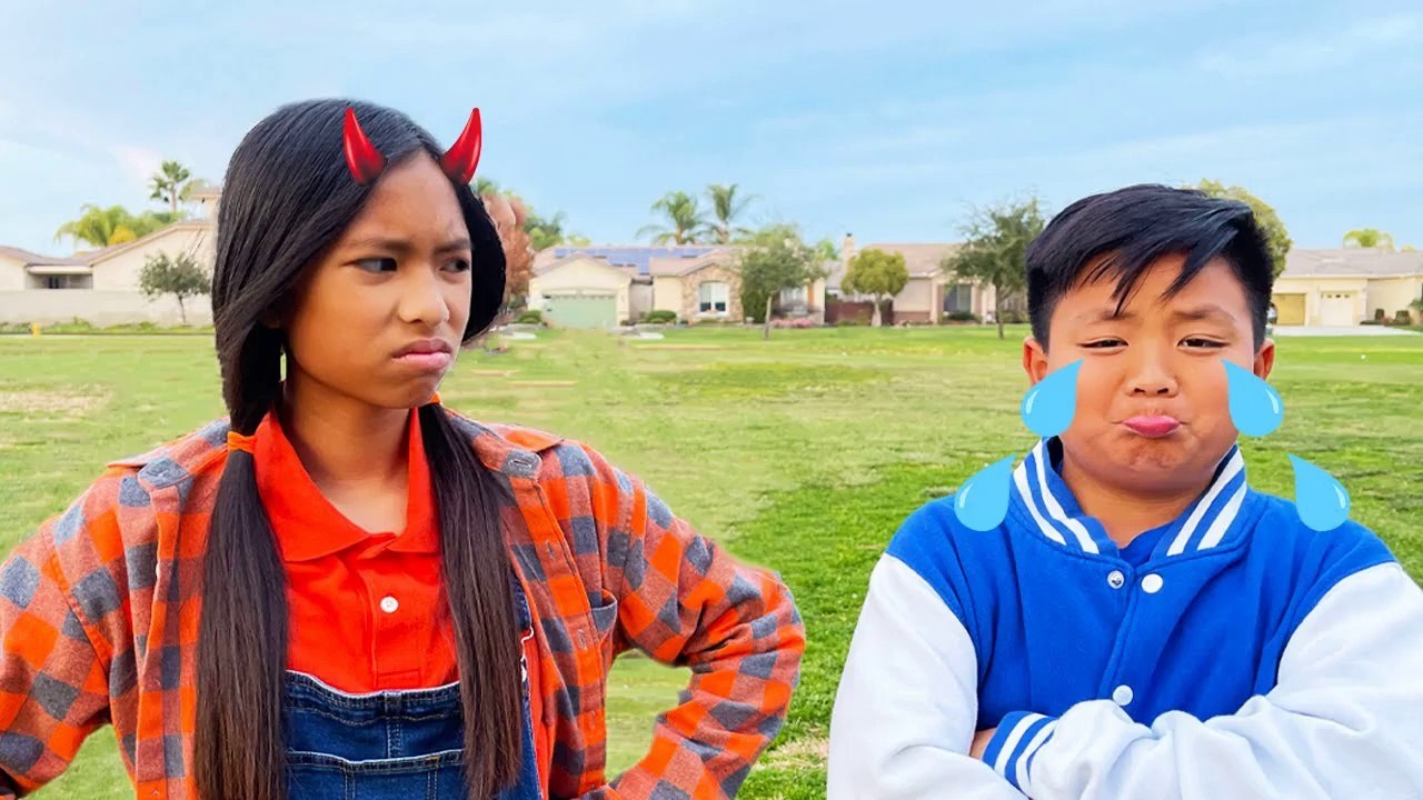 Wendy and Alex Hurry to Team Sports Games Kids Learn Teamwork and Playing Together