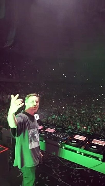 DAVID GUETTA RECRÉE LA VOIX D’EMINEM AVEC UNE IA ET ÇA A FAIT UN CARTON ! 