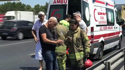 Accident de camion et de voiture à Avcılar： Il y a des blessés