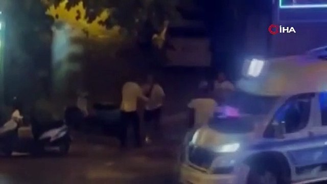 Yan bakma kavgasında cadde boks ringine döndü