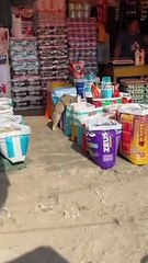 "Es el dueño": Hombre fue sorprendido al intentar espantar a un gatito de una tienda