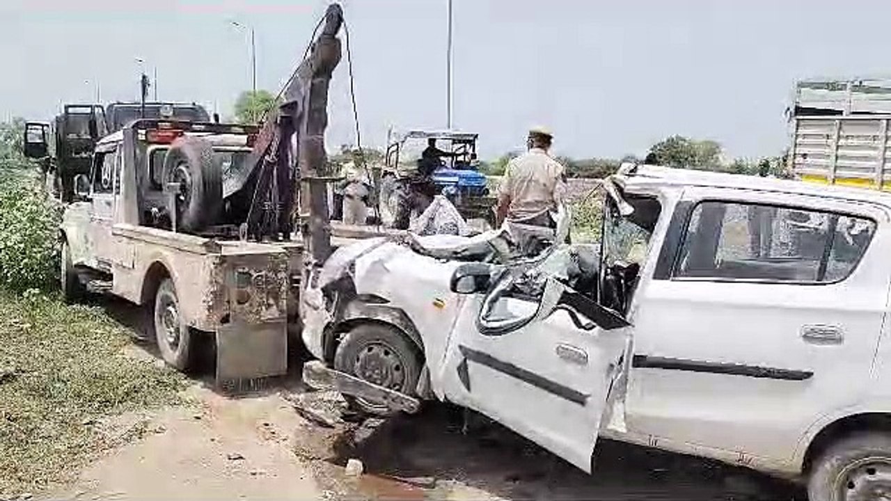 Car collides with army truck in Hanumangarh, couple killed, two injured ...