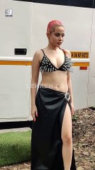 कभी देखा है क्या Uorfi Javed जैसा Screw Outfit