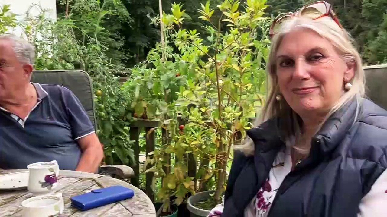 DJ 'Diddy' David Hamilton spearheads a Horsham wildlife haven - video Dailymotion