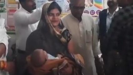 गुना : इंद्रधनुष अभियान की शुरुआत 0 से 5 वर्ष तक के बच्चों का गर्भवती महिलाओं को लगे टीके