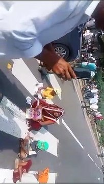 दौसा. दुर्घटना में पति की मौत तो पत्नी ने चार बच्चों को लेकर राजमार्ग पर लगाया जाम
