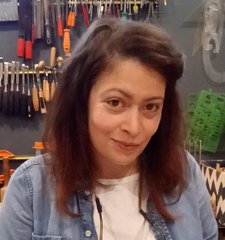 Rachel fabrique des guitares à base de champignons