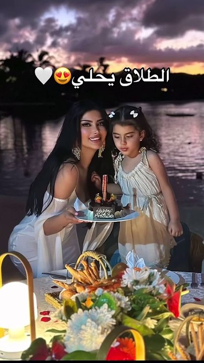 ملكة كابلي تلعب جولف بملابس جريئة