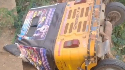 వైఎస్ఆర్ జిల్లా: వాగులో బోల్తా పడిన ఆటో