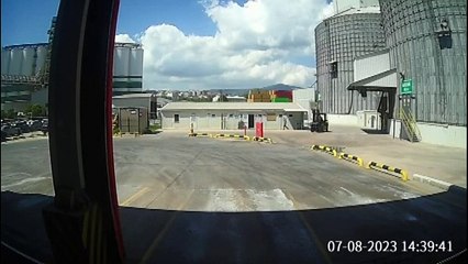 Moment of explosion at grain silo in Türkiye