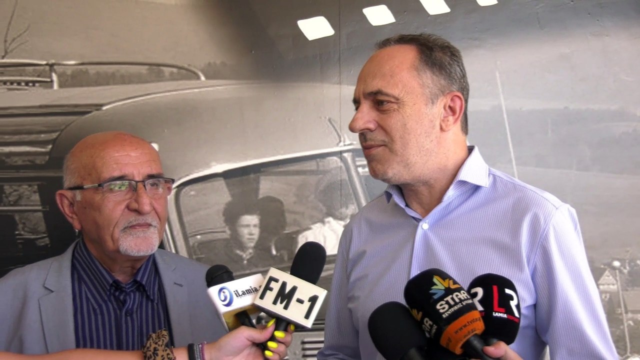 Υποψήφιος δημοτικός σύμβουλος με τον Π. Παπαϊωά...