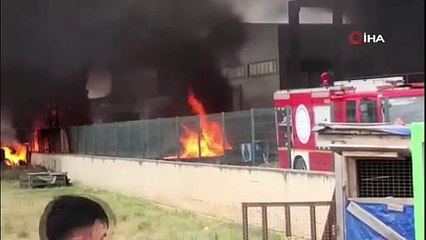 Tekirdağ'da yangın: Patlamalar peş peşe geldi!