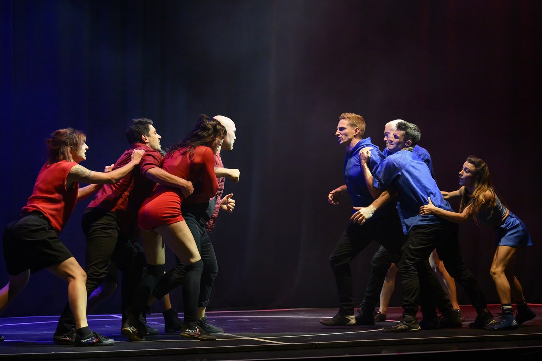 Edinburgh Festival Fringe: 7 Fingers