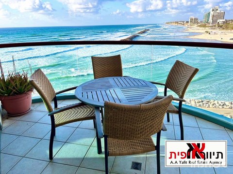 Exciting 1BR in Herzliya Marina - Breathtaking Sea Views, Amenities Galore, Luxury Living in Marina Towers!