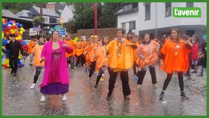 À Houffalize, la pluie n'a pas épargné le carnaval du soleil 2023