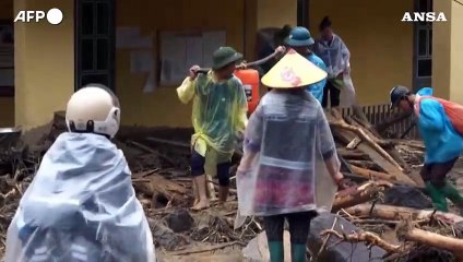 Download Video: Vietnam, inondazioni e frane nel nord del Paese: almeno otto morti