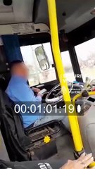 Chófer suspendido por usar celular