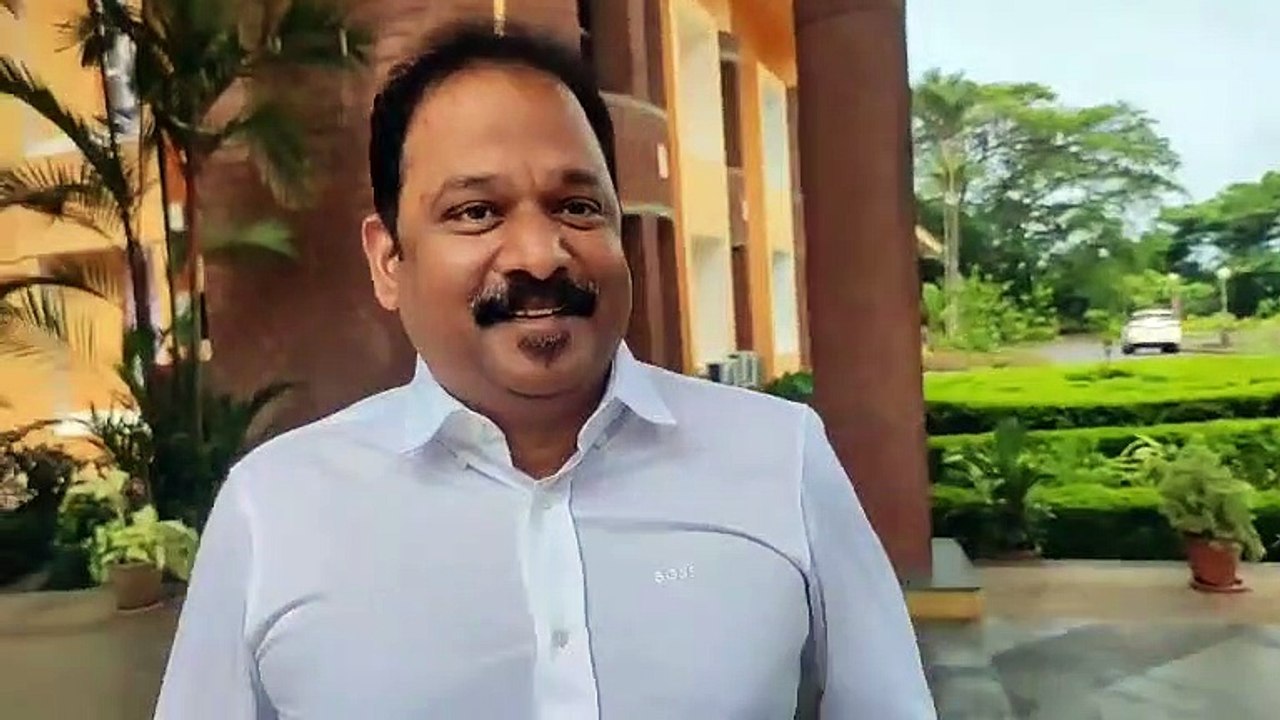 Goan Reporter News:: Pernem Mla Pravin Arlekar comments on Football and sunburn