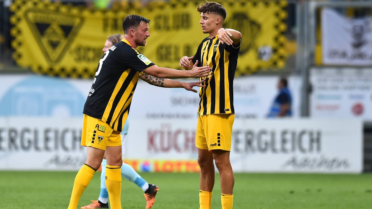 Nach Becherwurf: Aachen entgeht dem Spielabbruch und feiert ersten Saisonsieg