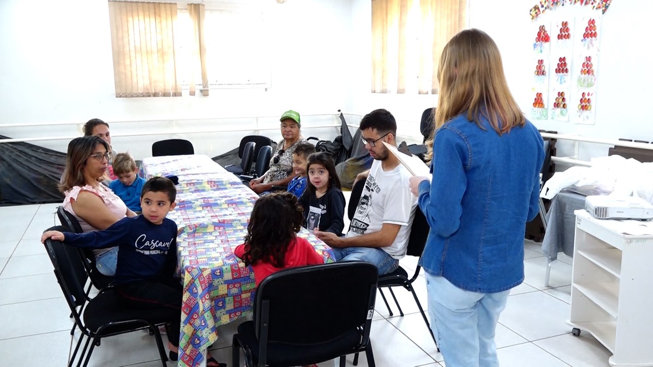 Campanha de comunicação não violenta para pais e filhos é realizada em Cascavel Ação tem como foco crianças de zero a seis anos