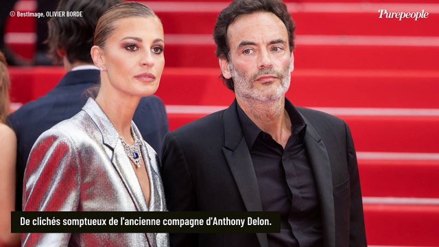 Sveva Alviti : L'ex d'Anthony Delon sublime dans un ensemble en vinyle laissant apparaître son ventre plat