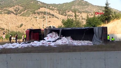Camion renversé à Amasya： Le conducteur a perdu la vie