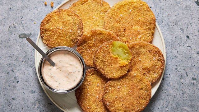Fried Green Tomatoes Are The Perfect Combination Of Crisp & Juicy