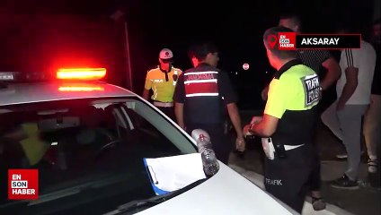 Aksaray’da alkollü sürücü önce polis aracında, sonra refüjde uyudu