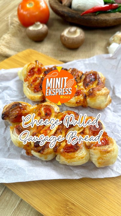 Cheese Pulled Sausage Bread