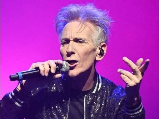 "J’ai eu du mal à m’en sortir" : Plastic Bertrand évoque ses problèmes d'argent après avoir flambé