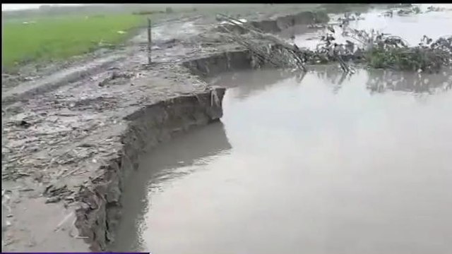 पश्चिमी चंपारण: गंडक नदी के जलस्तर में उतार-चढाव से कटाव, डीएम ने कहा- सुरक्षा का रखा जा रहा खयाल