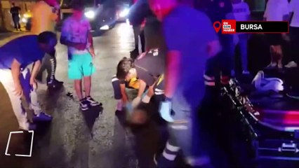 Bursa'da motosiklete çarpan sürücü otomobilini bırakıp kaçtı