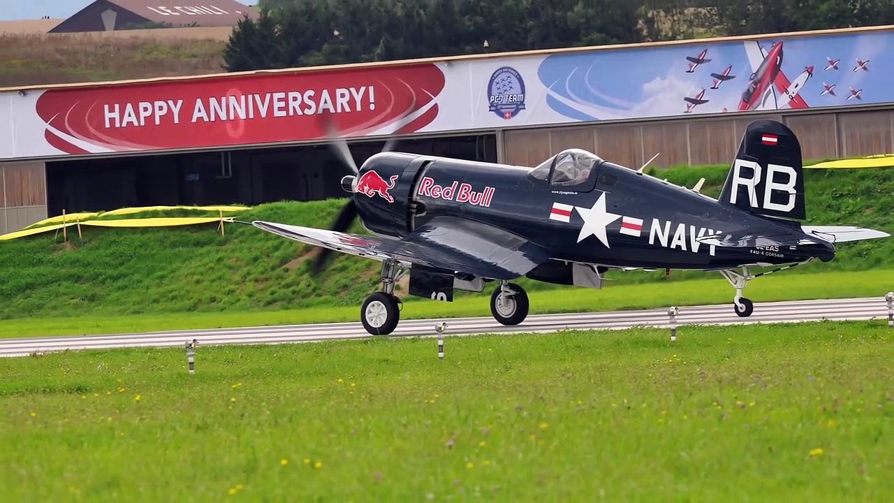 Chance Vought F4U 4 Corsair - aircraft - HD