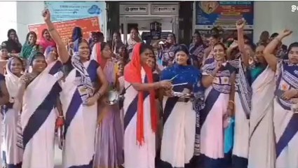 बेगूसराय: आशाओं का दिखा अब अनोखा अंदाज, थाली और ताली बजाकर किया विरोध, देखिए