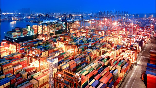 Chine : les exportations vers l’Europe et les Etats-Unis s’effondrent, la Russie monte en puissance