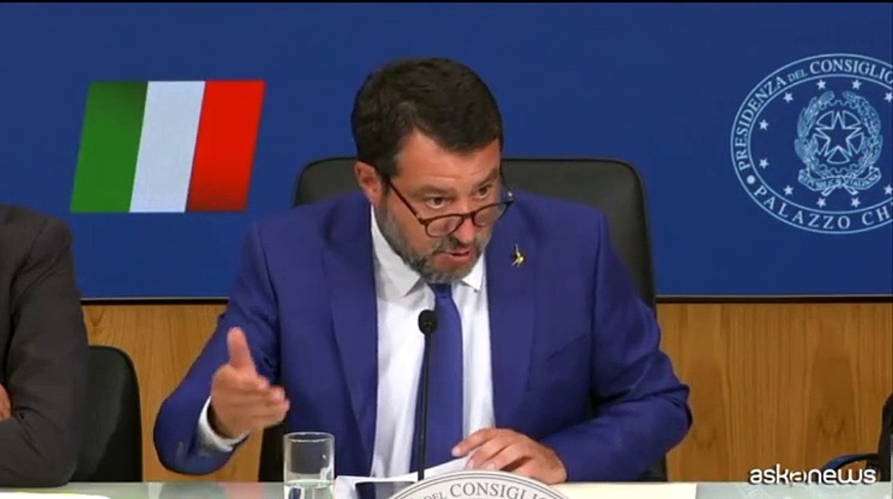 Banche, Salvini: prelievo del 40% sugli extraprofitti delle banche per i mutui