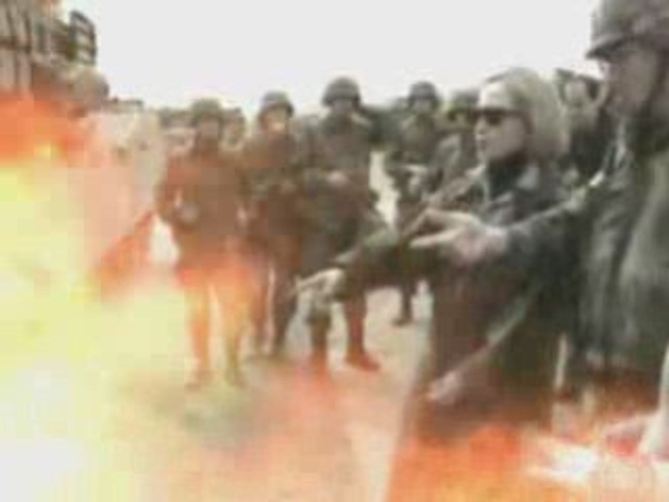 Hillary Clinton Bosnia Trip : The True Version