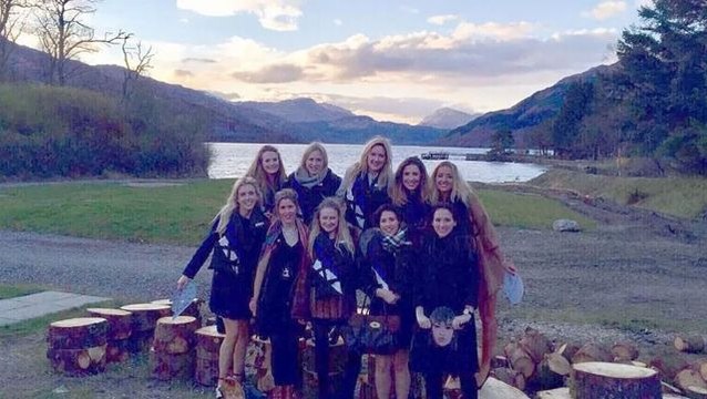 Çektirdikleri fotoğraftaki detayın peşine düşen kadınlar dehşete kapıldı! Bölgeyi apar topar terk ettiler