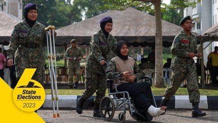 下载视频: State polls: Army personnel, spouses cast ballots in early voting