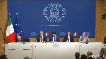 Taxi, 20% di licenze in pi?, Urso: prima risposta all'emergenza