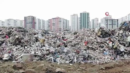 Depremde 60 kişinin hayatını kaybettiği bina ruhsatsız ve projesiz inşa edilmiş