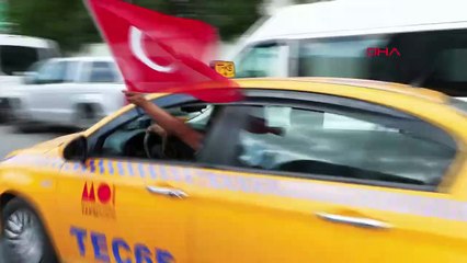 Les chauffeurs de taxi d'Istanbul n'acceptent pas la décision d'augmenter