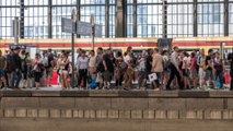 Züge halten nicht: DB fährt an hunderten Menschen vorbei